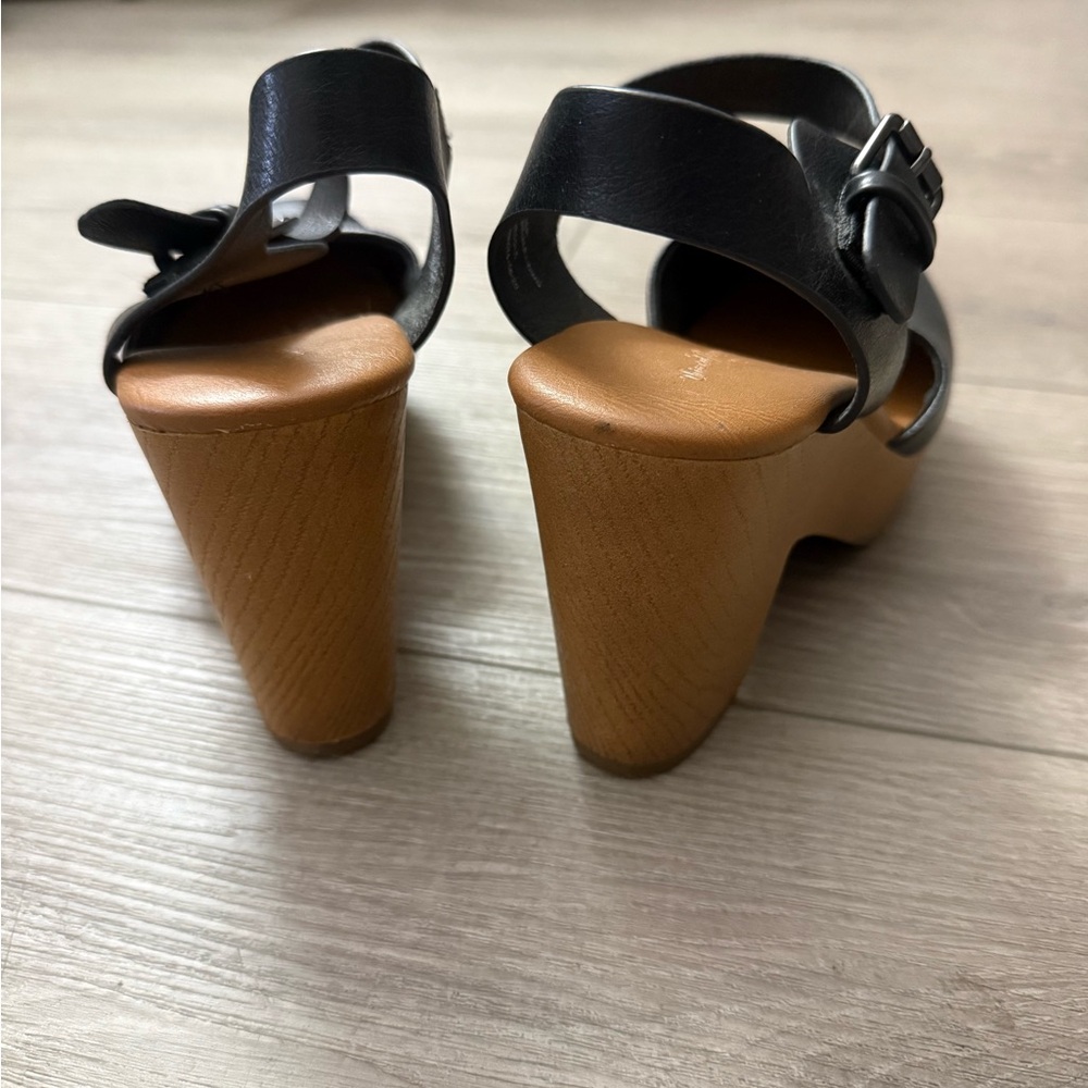 Universal Thread Black Faux Leather Clogs Size 6.5 - Picture 3 of 6